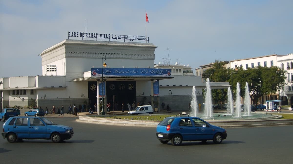 Souad Drives a Taxi in Rabat