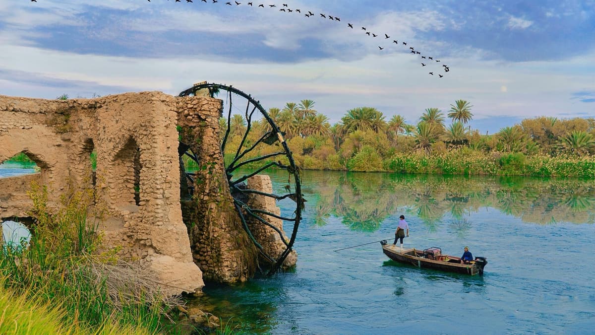 The naoor of Heet: how does water climb to the fields?