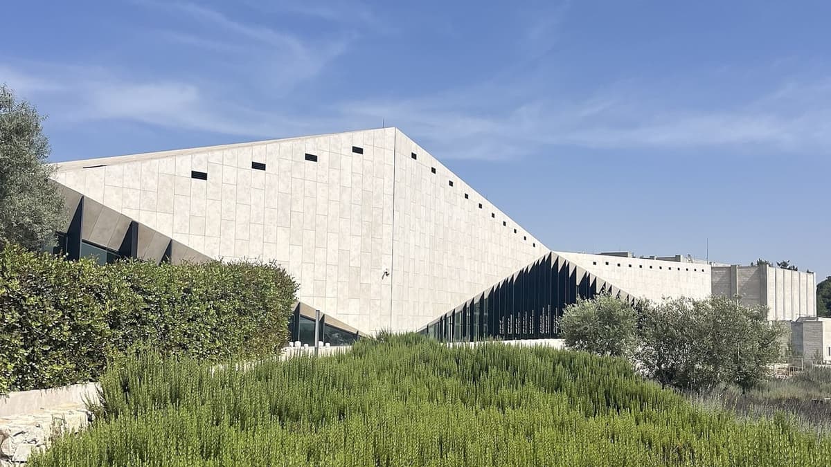 The Palestinian Museum building: water, light and terrain