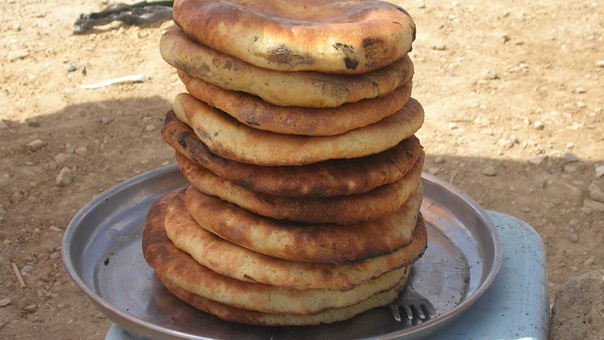 A Bread Oven That Works with the Sun